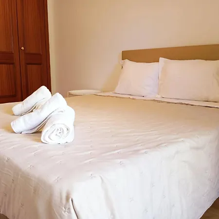 Sweet Romanzeiras Apartment
